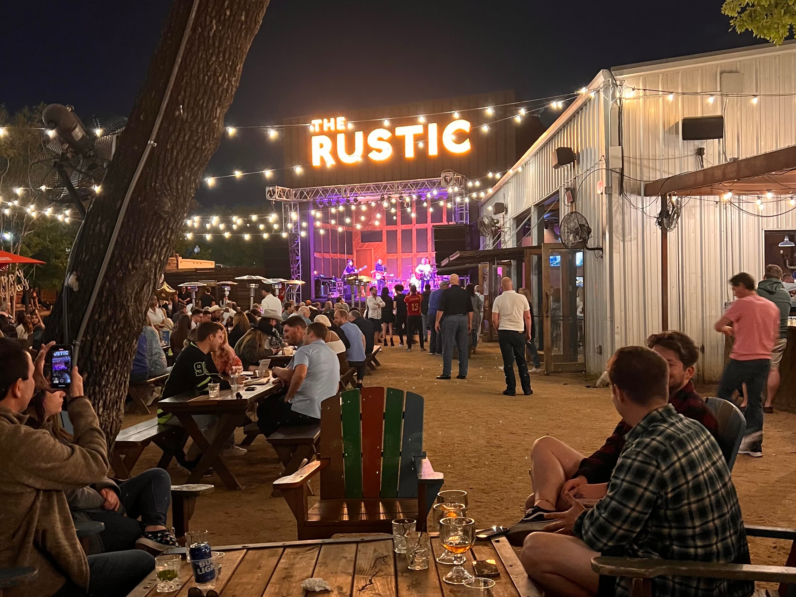 Why Live Music Is One of the Smartest Investments a Bar or Restaurant Can Make